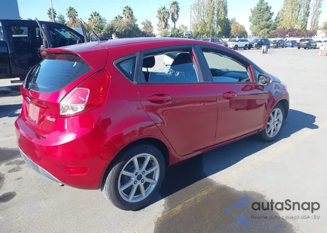 2015 Ford Fiesta Se z USA, uszkodzony, nr VIN 3FADP4EJ9FM196957